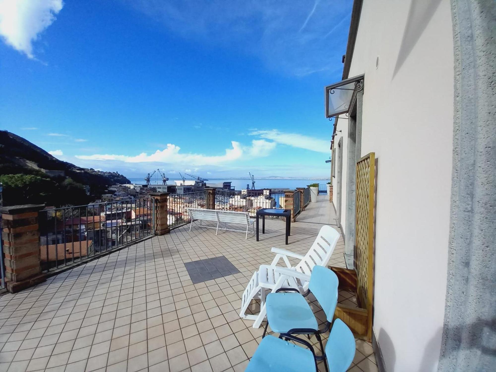 Stabia Gulfview Hostel Castellammare di Stabia Exterior photo